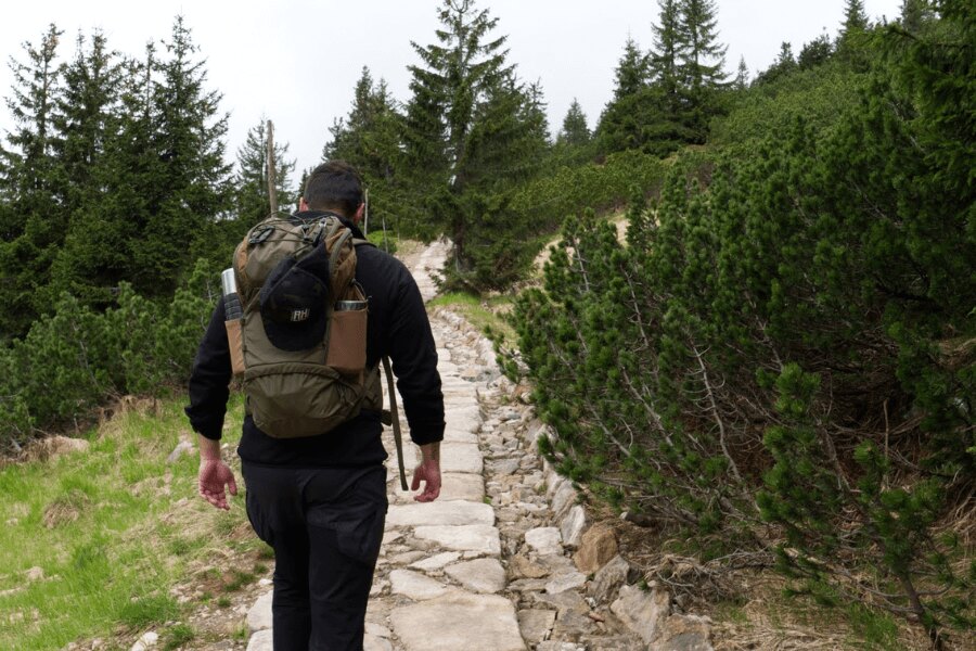 jesienna bluza, outdoor, trekking. Źródło: TA