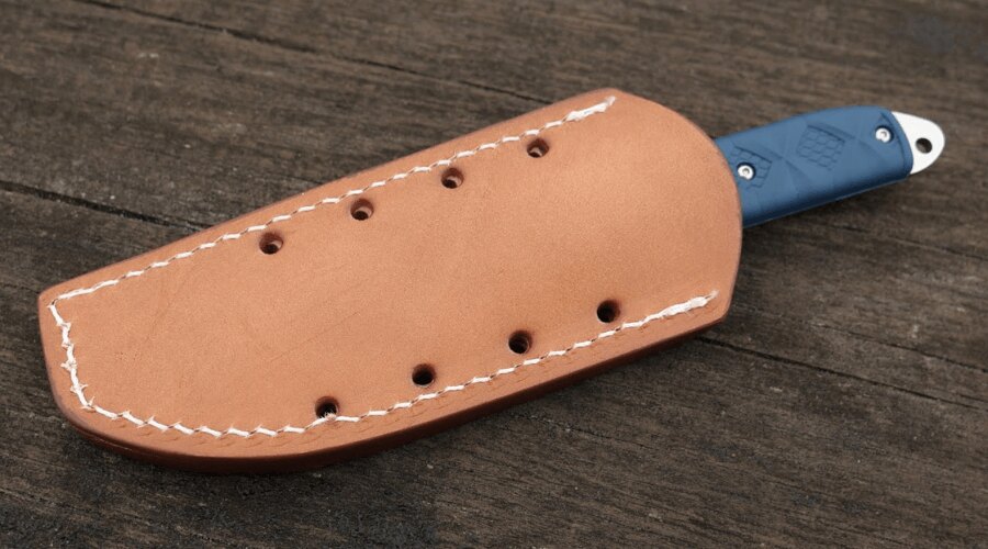 Nóż Boss KA-BAR w skórzanym pokrowcu