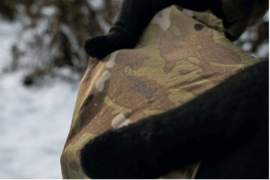 Spodnie Sleeka Reversible Salopettes Snugpak – Full Leg Zip. Materiał zewnętrzny Paratex Light. Źródło: L.G. (autor)