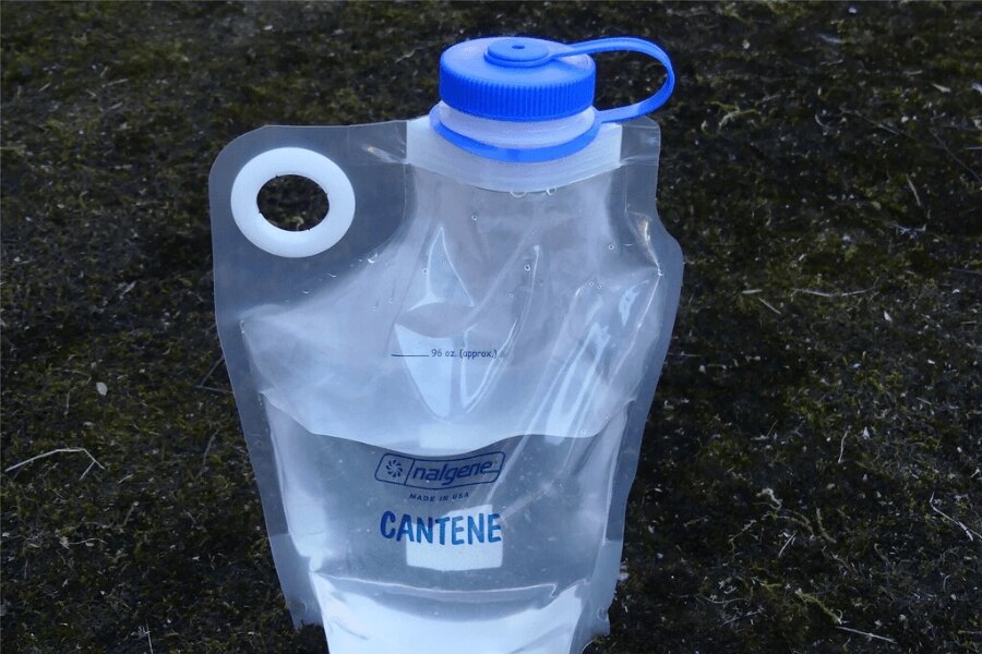 Nalgene składany bidon polowy. Źródło: Rigad