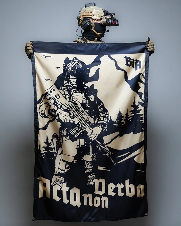 Flaga Acta Non Verba Brothers in Arms®